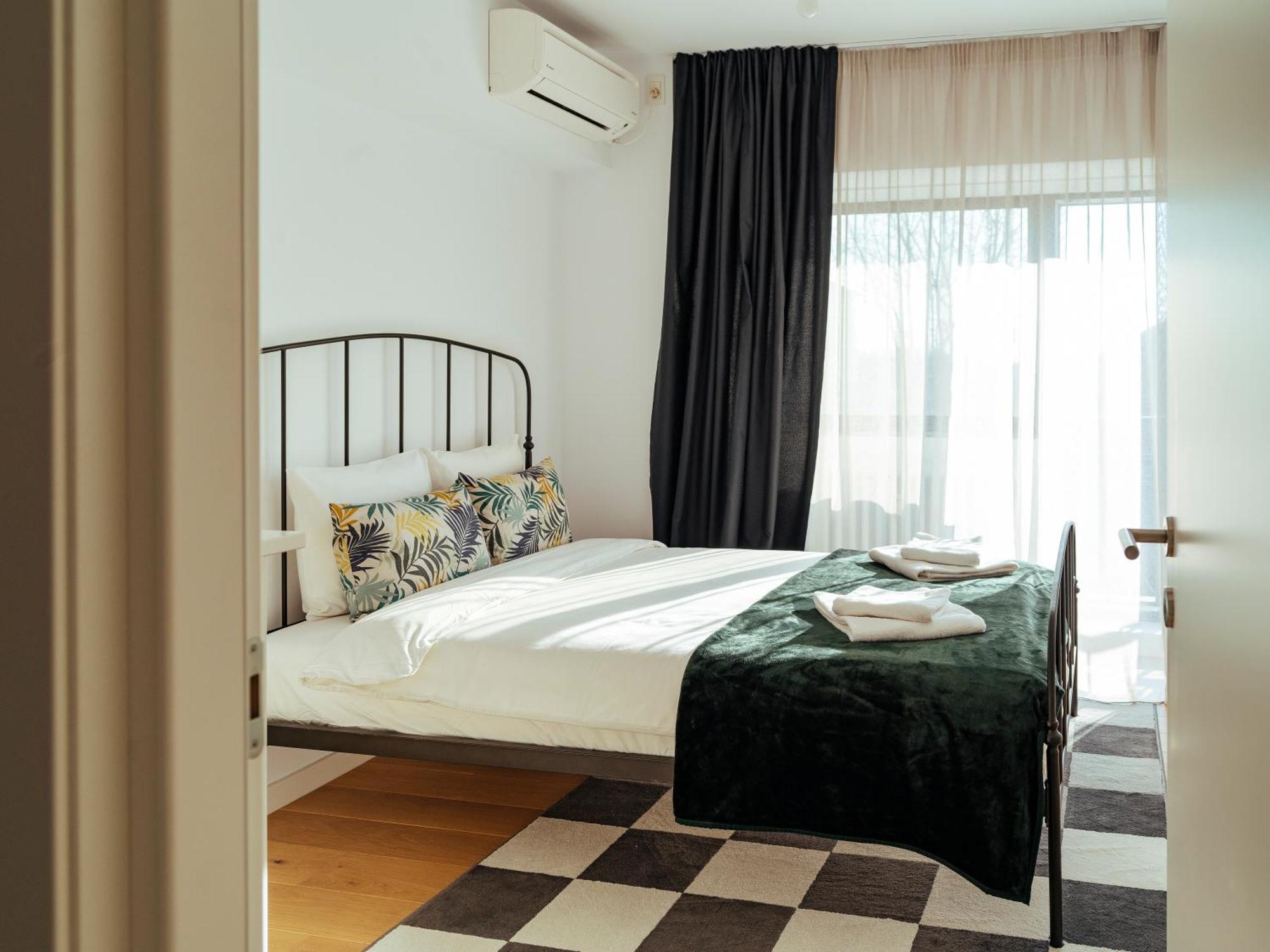 Central Modern Design Apartment Boekarest Buitenkant foto