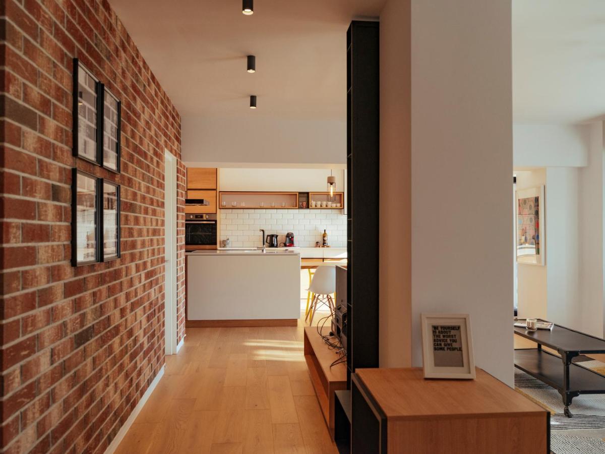 Central Modern Design Apartment Boekarest Buitenkant foto