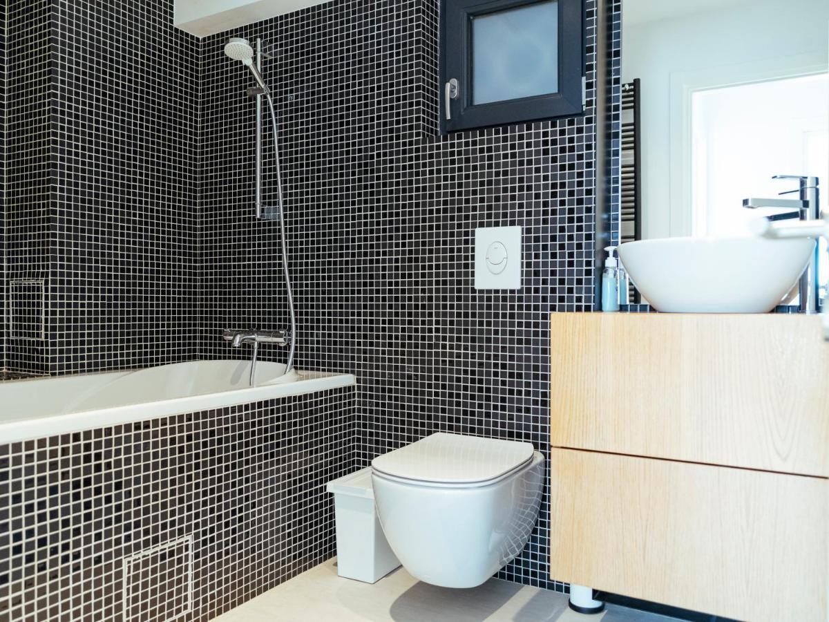 Central Modern Design Apartment Boekarest Buitenkant foto