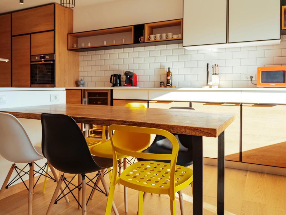 Central Modern Design Apartment Boekarest Buitenkant foto