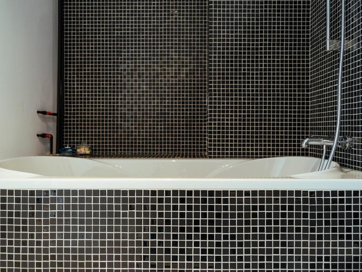 Central Modern Design Apartment Boekarest Buitenkant foto