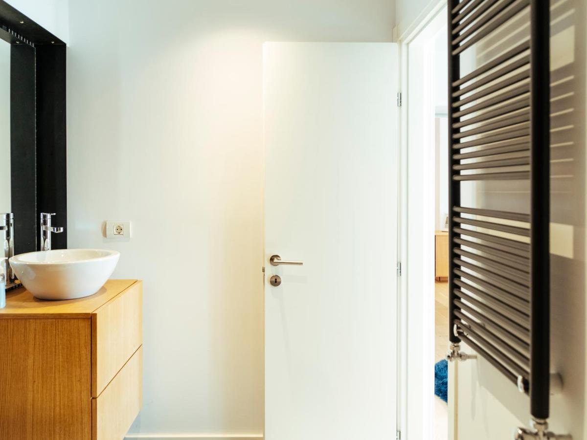 Central Modern Design Apartment Boekarest Buitenkant foto